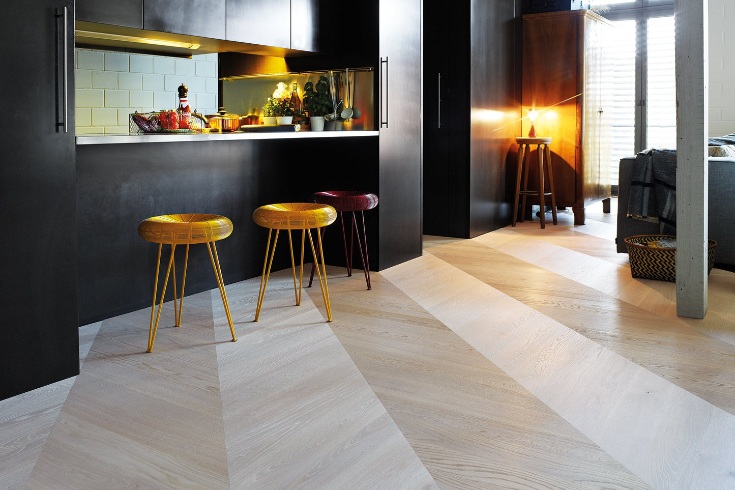 Bauwerk Formpark Rombico Farina 14* – dynamische Planken im französischen Fischgrät‑Stil